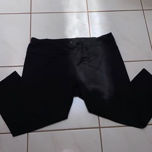 Athleta Black Cropped Leggings